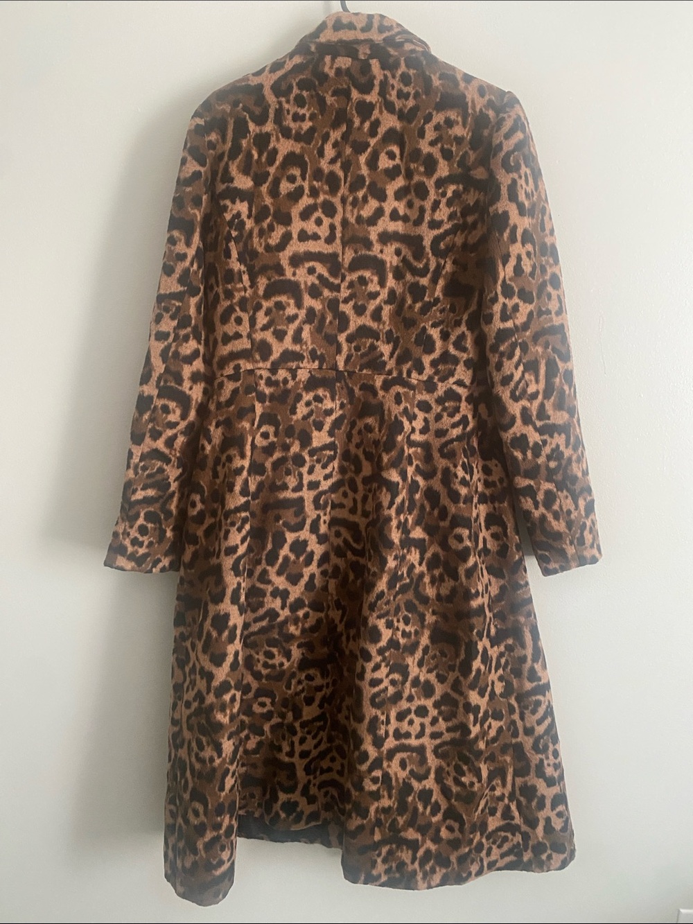 Venus Leopard-Print Fitted Waist Trench Coat in Brown and Black - Picture 5 of 7
